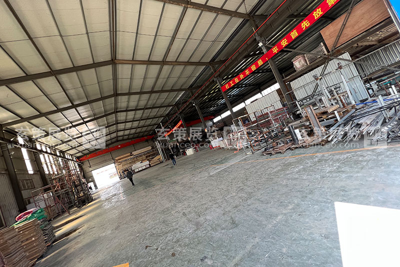 大香蕉网址展覽工廠鐵工區